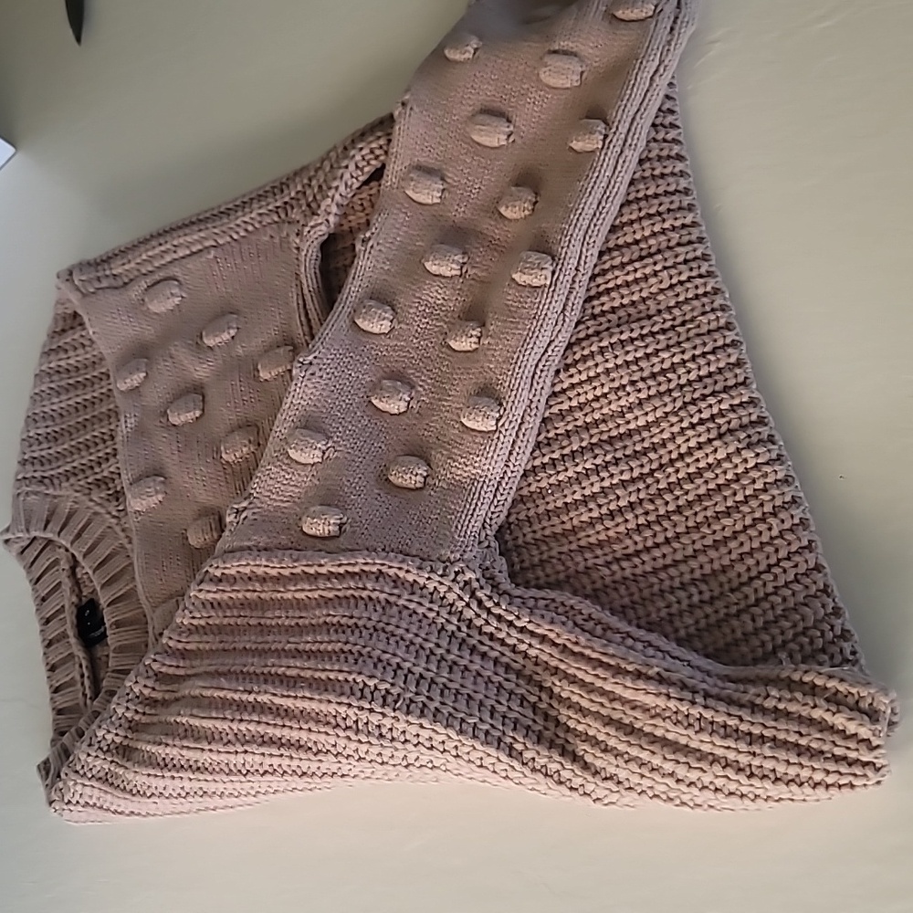 Moon & Madison Women's Sweater Sz Small Blush Tan Soft Cropped Bubble Dot Sleeve - Picture 3 of 8